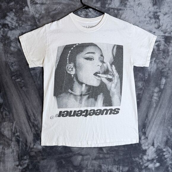 Ariana Grande Sweetener World Tour Thank You Next White Short Sleeve T-Shirt Med - Picture 1 of 7